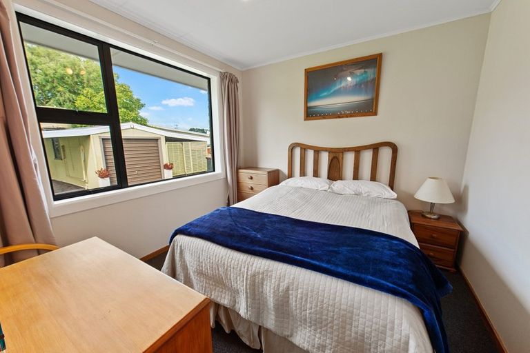 Photo of property in 47 Seaward Road, Edendale, 9825