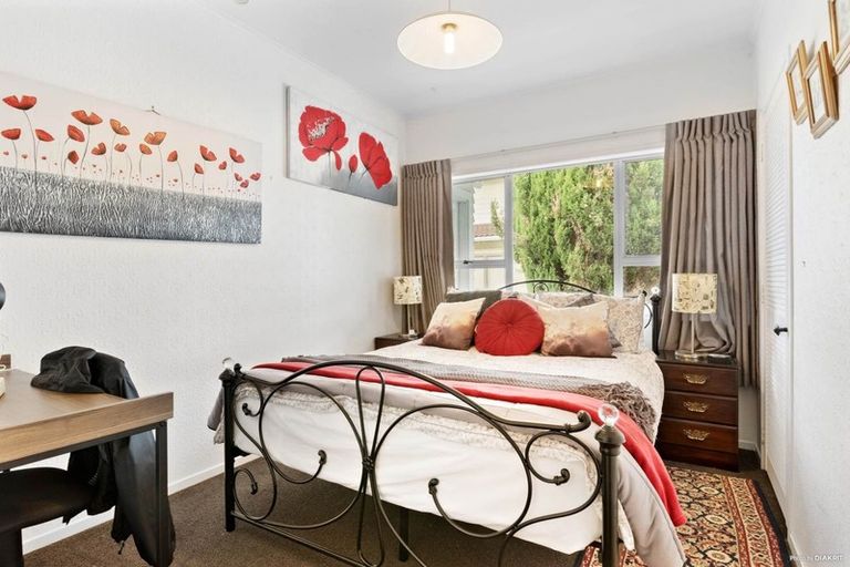 Photo of property in 65 Churchill Road, Murrays Bay, Auckland, 0630