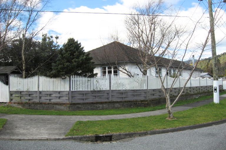 Photo of property in 18 Faulke Avenue, Wainuiomata, Lower Hutt, 5014