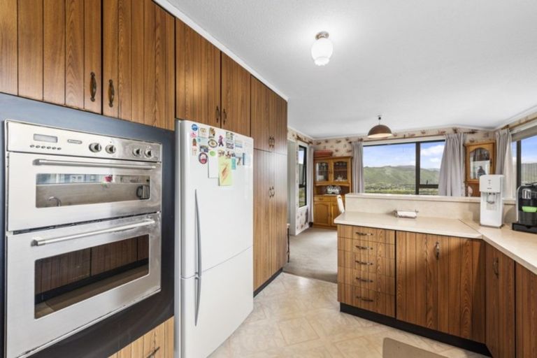 Photo of property in 40 Seymour Grove, Kingsley Heights, Upper Hutt, 5018