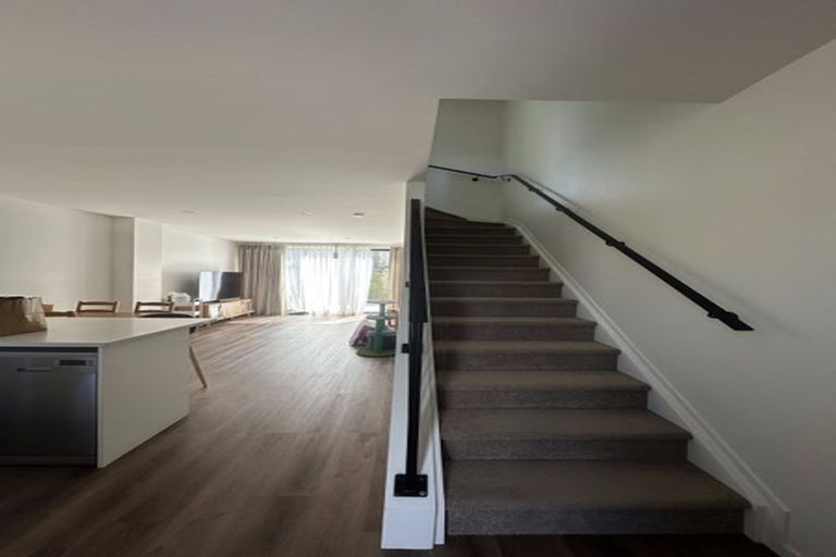 Photo of property in 10 Rara Lane, Manukau, Auckland, 2104