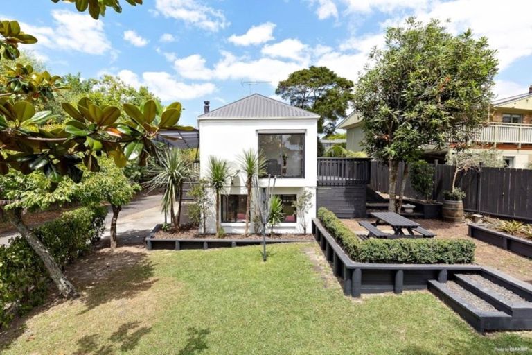 Photo of property in 2/47 Sheridan Drive, New Lynn, Auckland, 0600