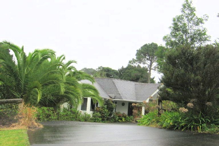 Photo of property in 32 Bernard Magnus Lane, Greenhithe, Auckland, 0632
