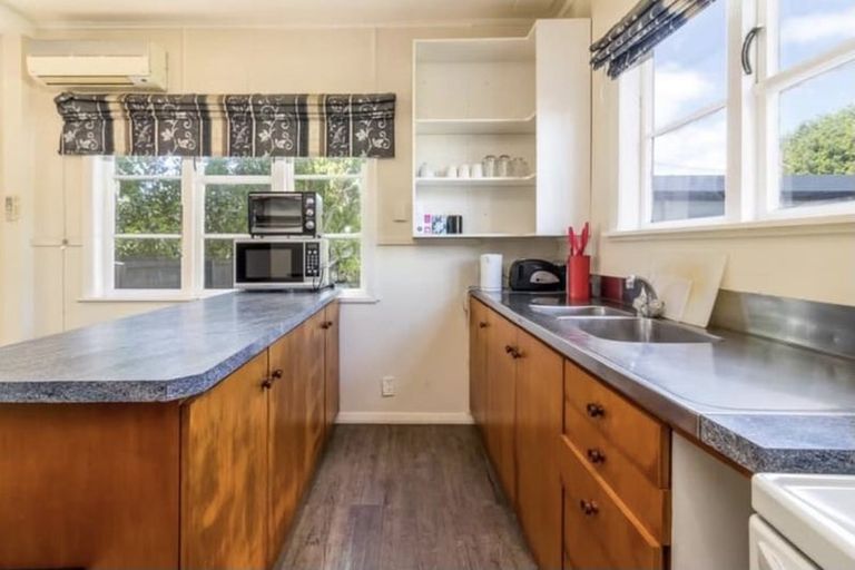 Photo of property in 15 Attlee Crescent, Bryndwr, Christchurch, 8053