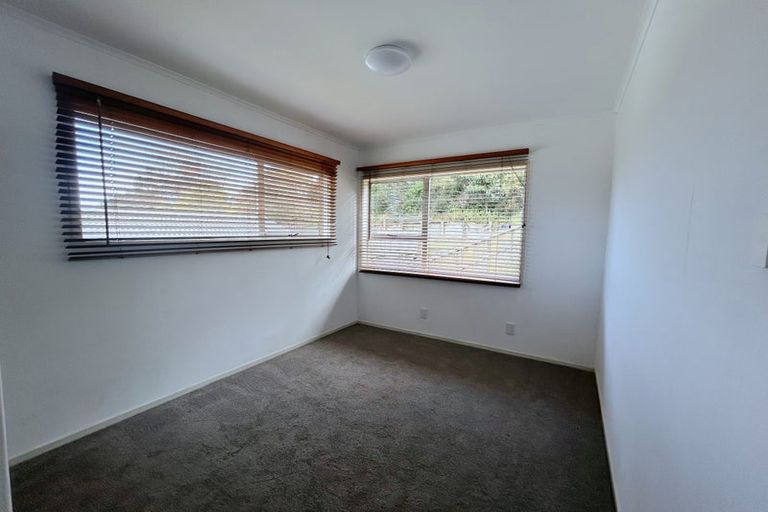 Photo of property in 32 Sapphire Place, Bayview, Auckland, 0629