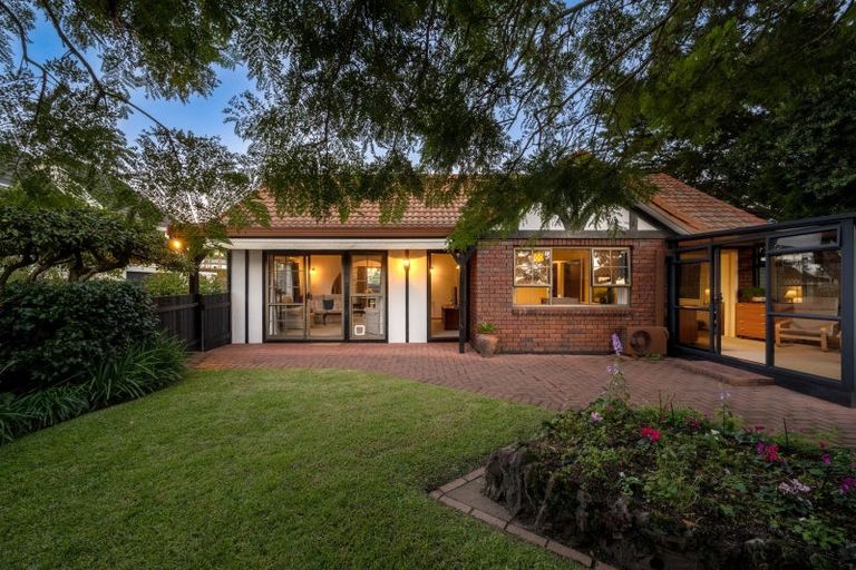 Photo of property in 3a Shelly Beach Parade, Cockle Bay, Auckland, 2014