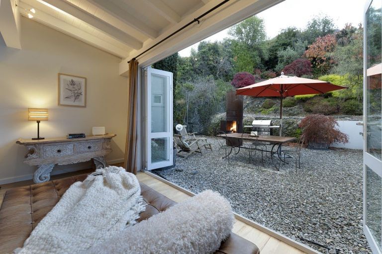 Photo of property in 6 Matau Place, Fernhill, Queenstown, 9300