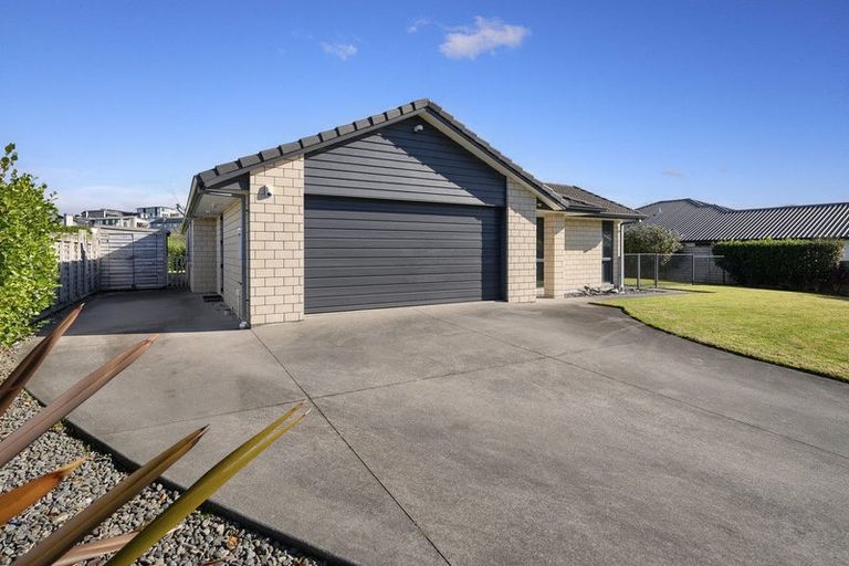 Photo of property in 8 Vantage Place, Omokoroa, 3114