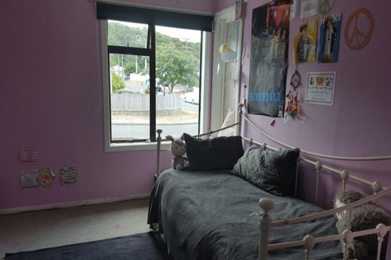 Photo of property in 3 Gardiner Grove, Wainuiomata, Lower Hutt, 5014