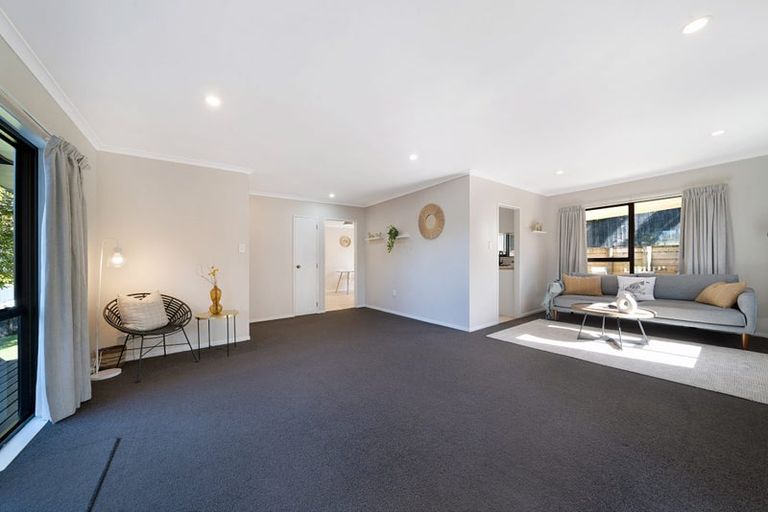 Photo of property in 26 Garton Drive, Massey, Auckland, 0614