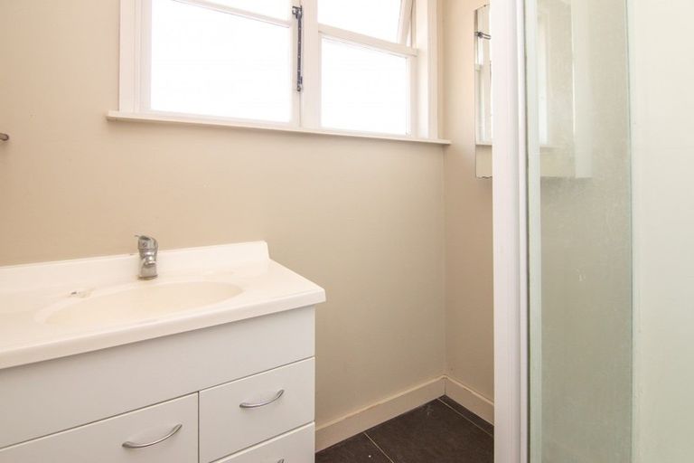 Photo of property in 10 Thames Street, Roslyn, Palmerston North, 4414