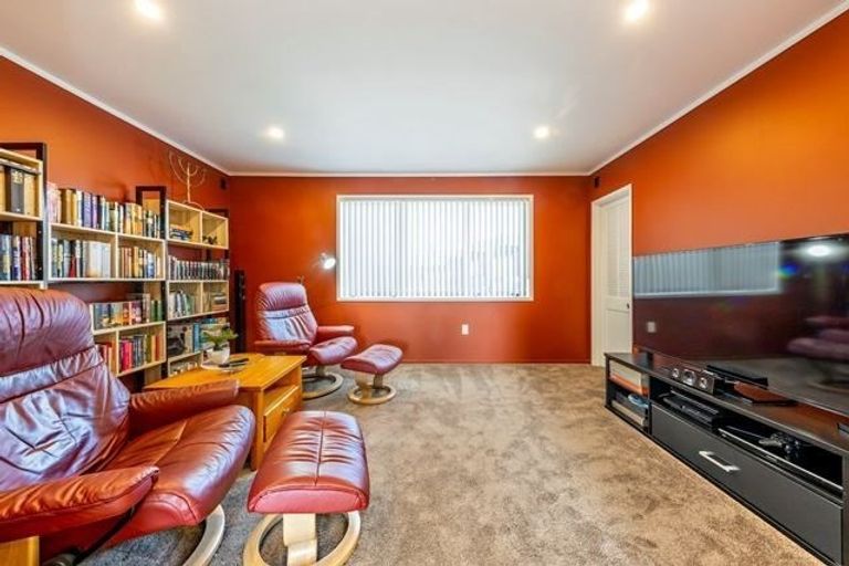 Photo of property in 10 Bothwell Place, Pahurehure, Papakura, 2113