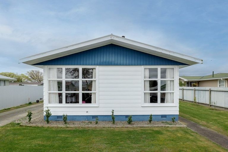 Photo of property in 19 Halswell Crescent, Westbrook, Palmerston North, 4412
