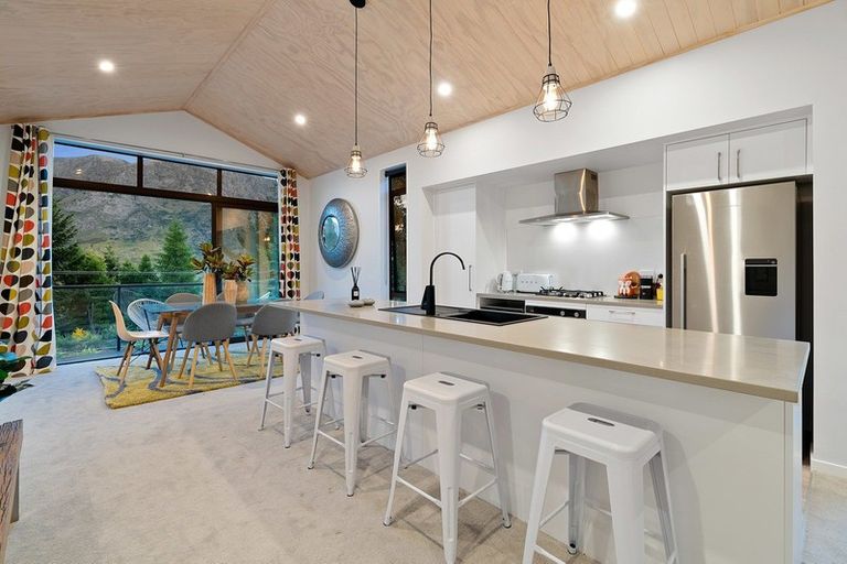 Photo of property in 6 O'callaghan Street, Arthurs Point, Queenstown, 9371