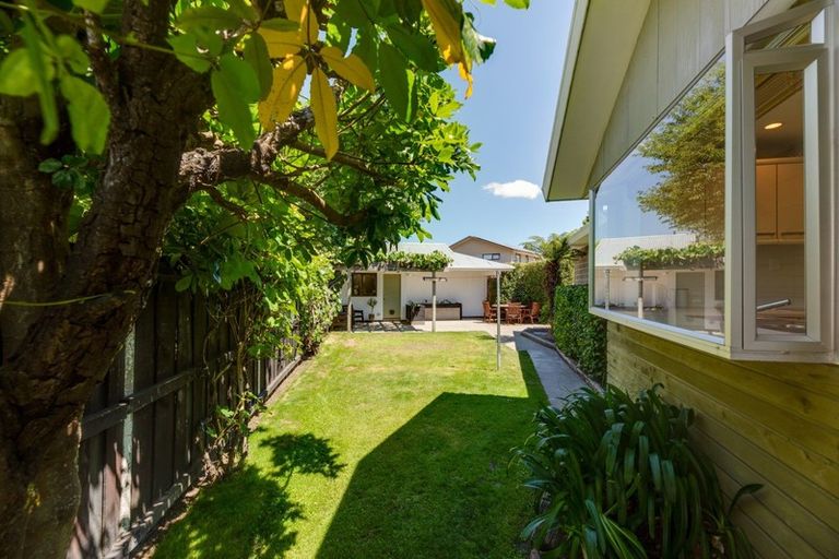 Photo of property in 52 Solomon Avenue, Redwood, Christchurch, 8051