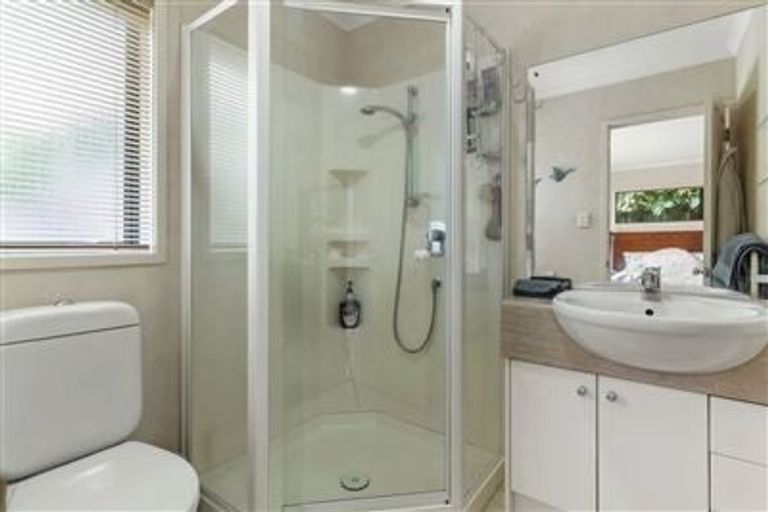 Photo of property in 1 Ballybay Road, East Tamaki, Auckland, 2016