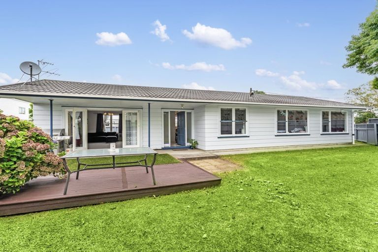 Photo of property in 7 Barberry Lane, Te Atatu Peninsula, Auckland, 0610