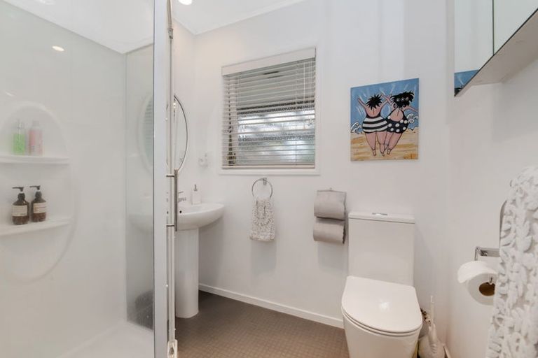 Photo of property in 5a Elizabeth Street, Orewa, 0931