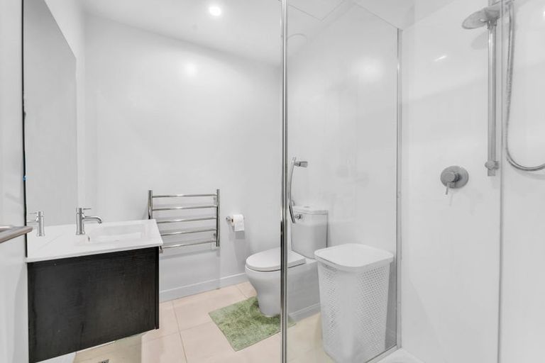 Photo of property in Frank Sargeson Apts, 1/74g Anzac Street, Takapuna, Auckland, 0622