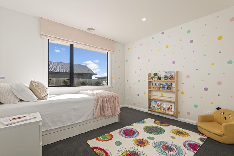 Photo of property in 20 Silicon Way, Fitzherbert, Palmerston North, 4410