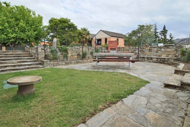 Photo of property in 73 Newcastle Street, Clyde, 9330