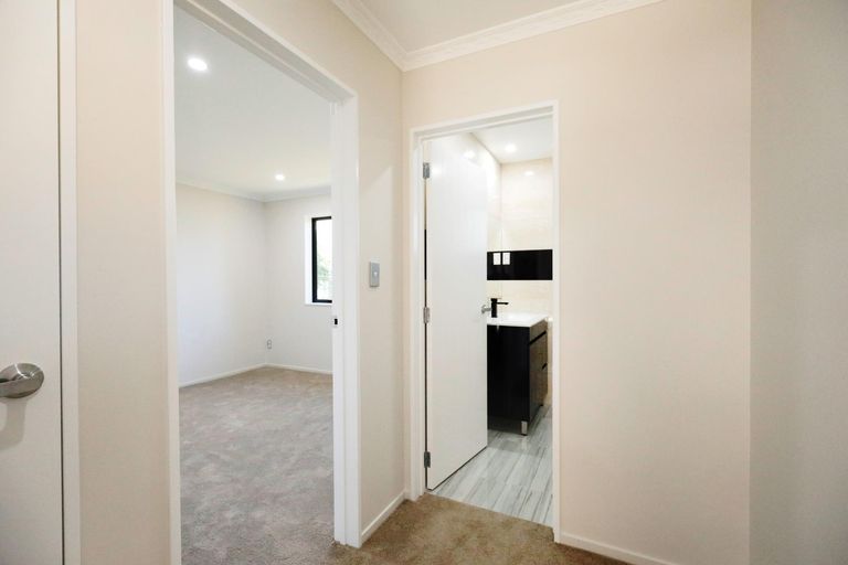 Photo of property in 11a Oxford Road, Manurewa, Auckland, 2102