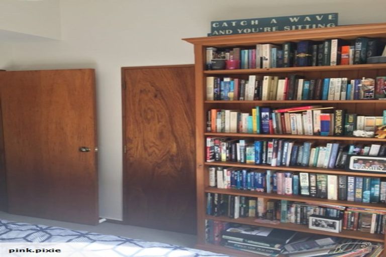 Photo of property in 1/86 Waimumu Road, Massey, Auckland, 0614