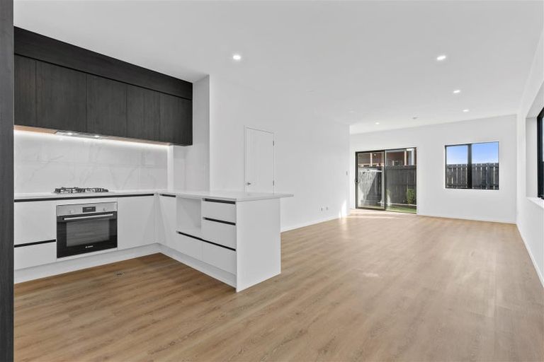 Photo of property in 47 Whare Kauri Road, Papakura, 2110