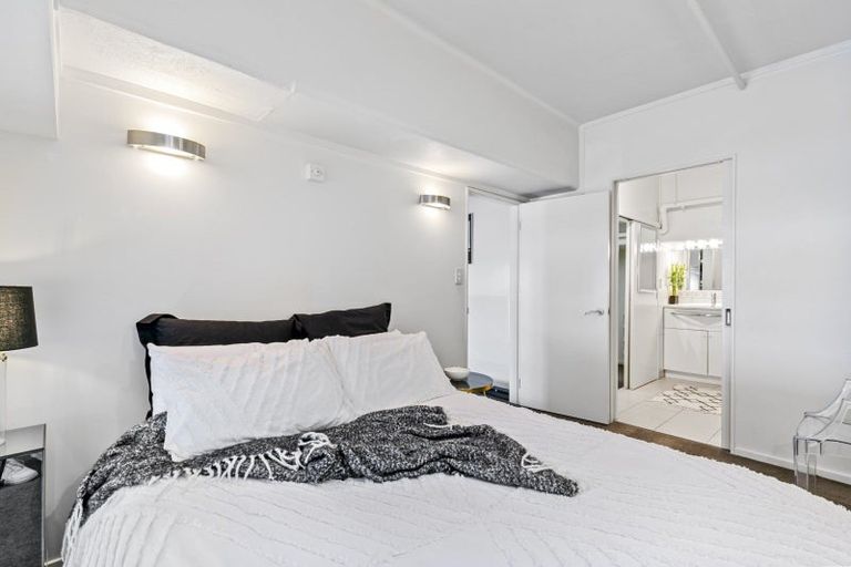 Photo of property in Stadium Garden Flats, 114/107 Thorndon Quay, Pipitea, Wellington, 6011