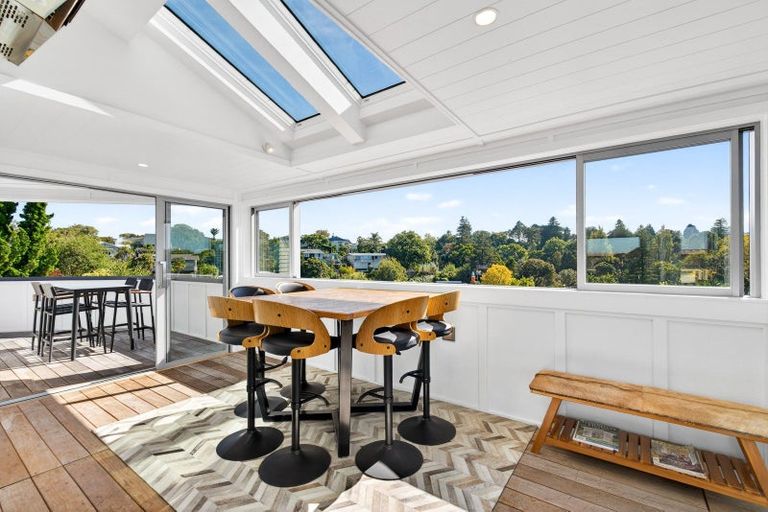 Photo of property in 7 Enfield Road, Hospital Hill, Napier, 4110