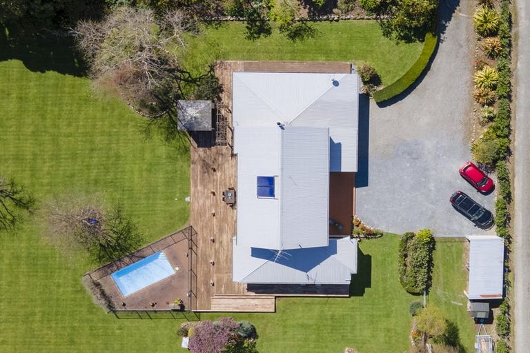 Photo of property in 225 Waitohu Valley Road, Otaki, 5583