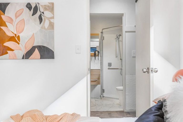 Photo of property in 217a Onewa Road, Birkenhead, Auckland, 0626