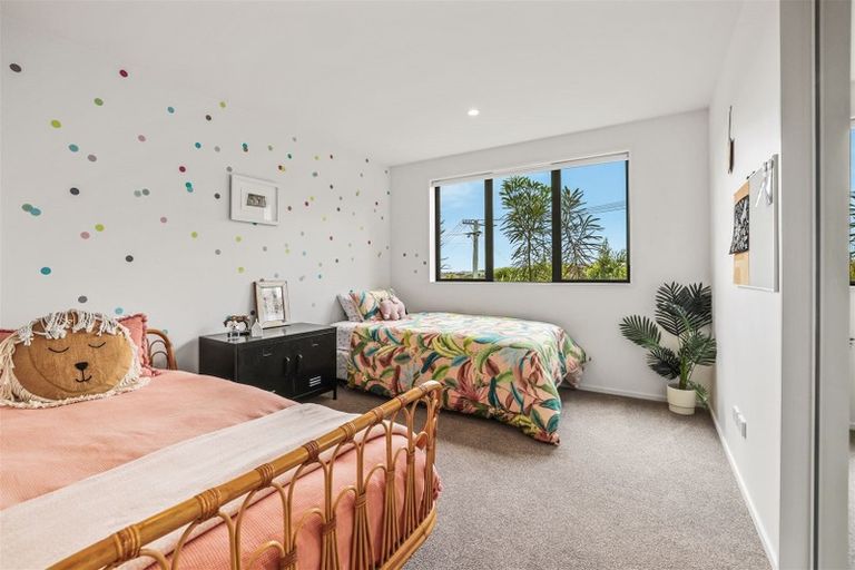 Photo of property in 110 Mount Pleasant Road, Mount Pleasant, Christchurch, 8081