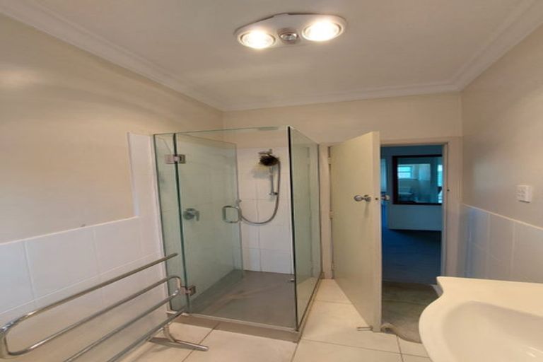 Photo of property in 5c Pendarves Street, New Plymouth, 4310