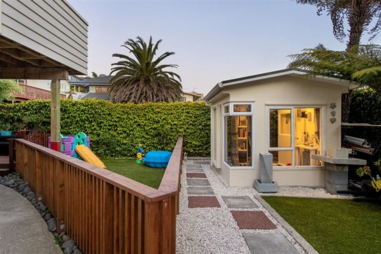 Photo of property in 2/29 Orchard Road, Browns Bay, Auckland, 0630