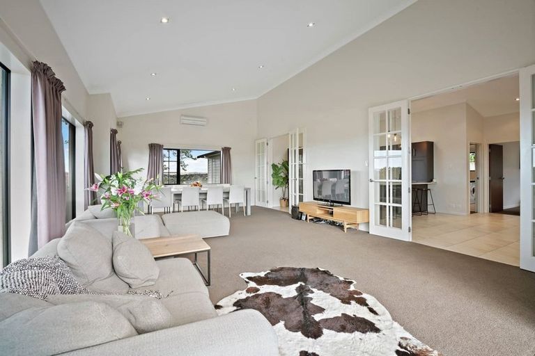 Photo of property in 66a Bradbury Road, Botany Downs, Auckland, 2010