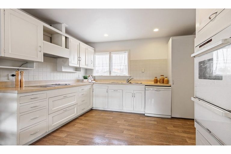 Photo of property in 14a Carlsen Street, Burwood, Christchurch, 8083