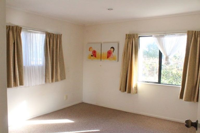 Photo of property in 1/18 Kenwick Place, Burswood, Auckland, 2013