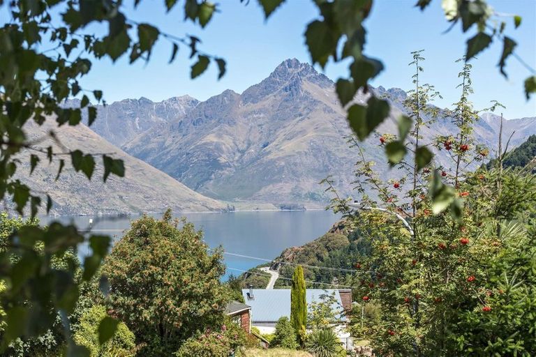 Photo of property in 23a Watts Road, Fernhill, Queenstown, 9300