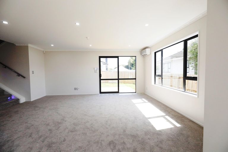 Photo of property in 11a Oxford Road, Manurewa, Auckland, 2102