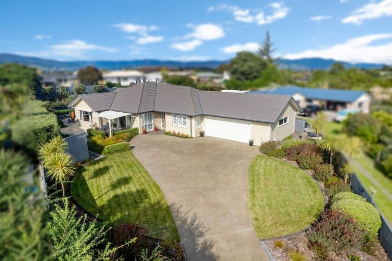 Photo of property in 11 Byron Brown Place, Otaki Beach, Otaki, 5512