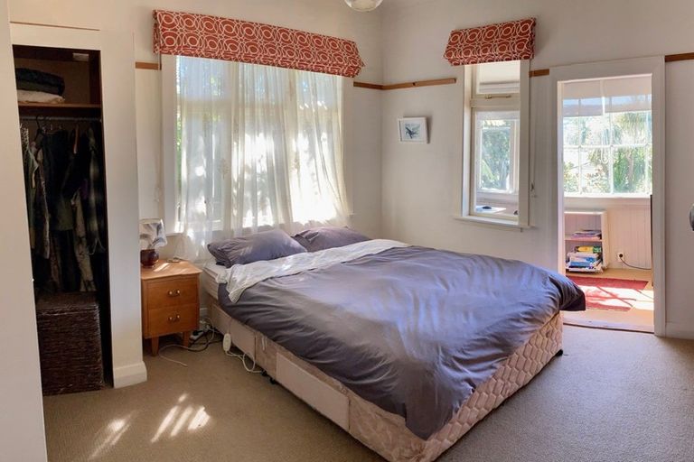 Photo of property in 8 Severn Street, Island Bay, Wellington, 6023