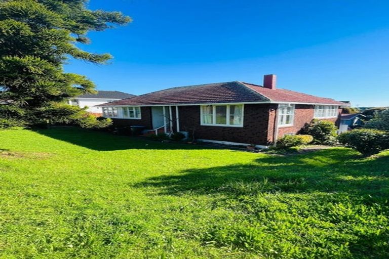 Photo of property in 87 Hillsborough Road, Hillsborough, Auckland, 1042