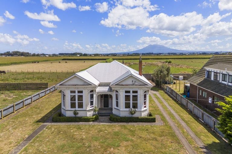 Photo of property in 247 Tawhiti Road, Hawera, 4672