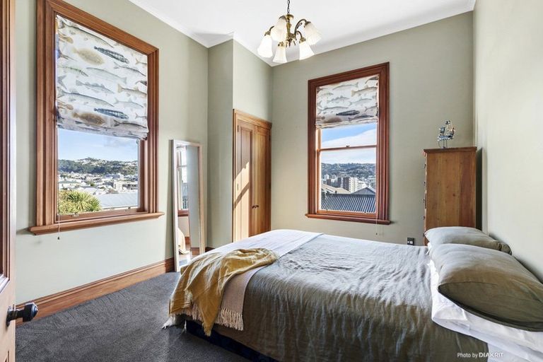 Photo of property in 19 Brougham Street, Mount Victoria, Wellington, 6011