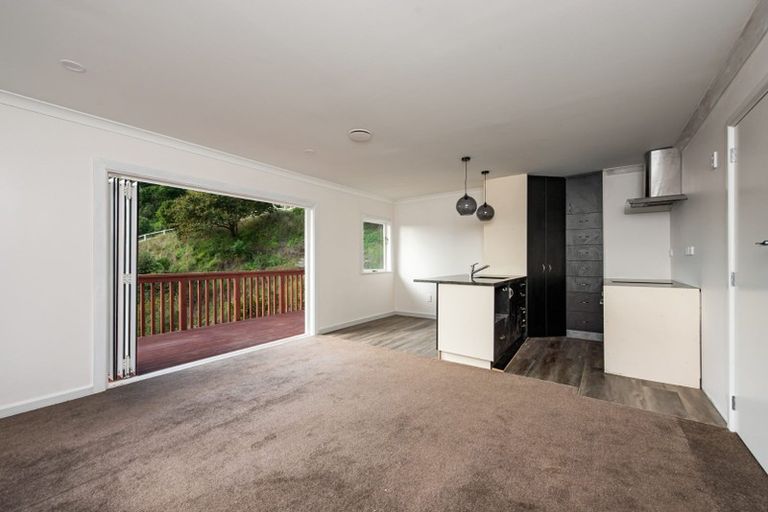 Photo of property in 2 Dunedin Terrace, Melrose, Wellington, 6023