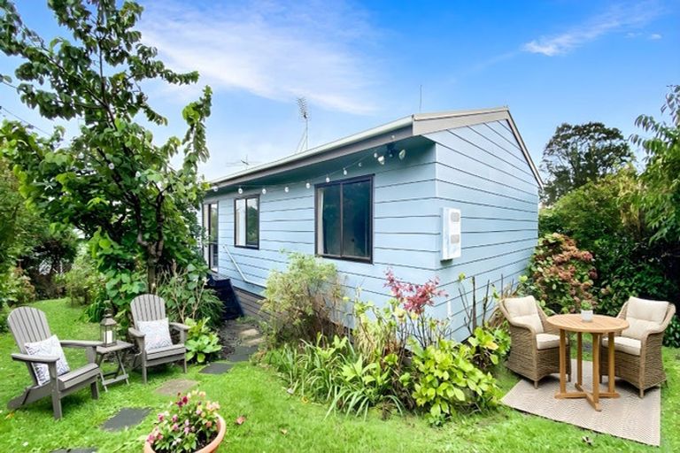 Photo of property in 2/16 Seabrook Avenue, New Lynn, Auckland, 0600