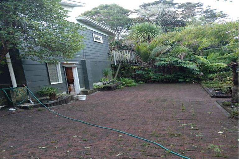 Photo of property in 184 Old Titirangi Road, Titirangi, Auckland, 0604