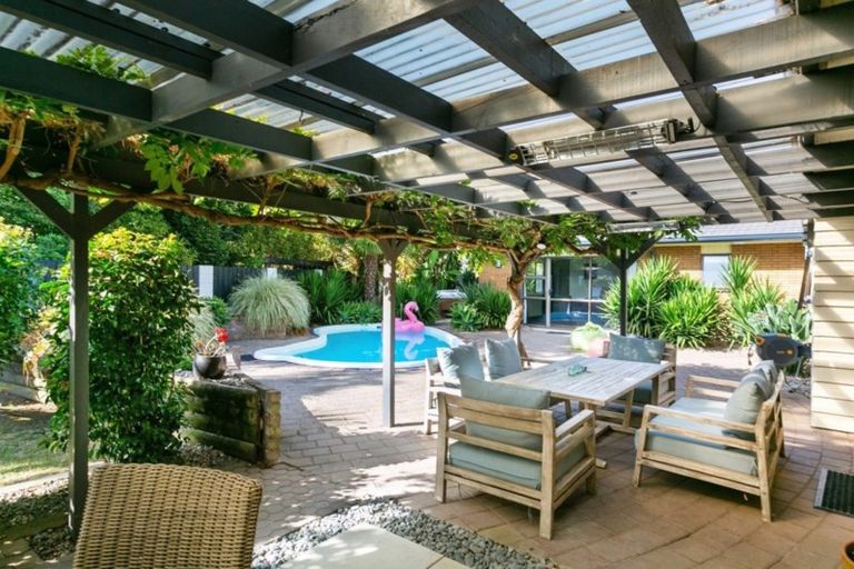 Photo of property in 262 Shakespeare Street, Leamington, Cambridge, 3432