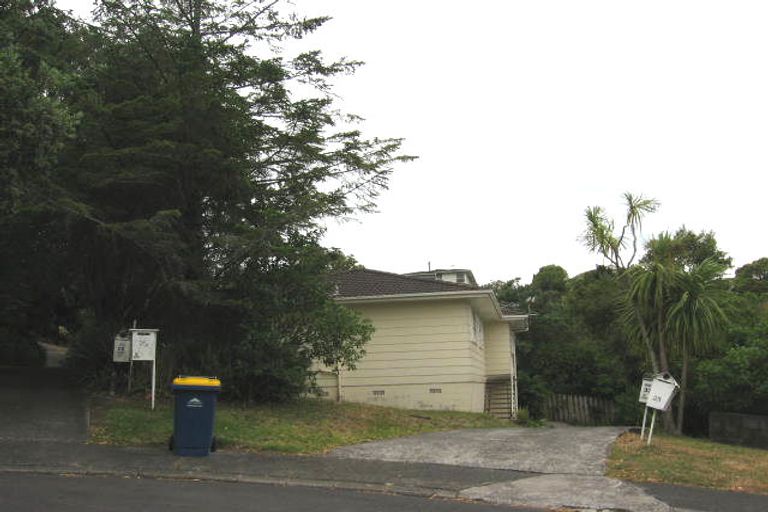 Photo of property in 1/33 Kerria Place, Sunnynook, Auckland, 0620
